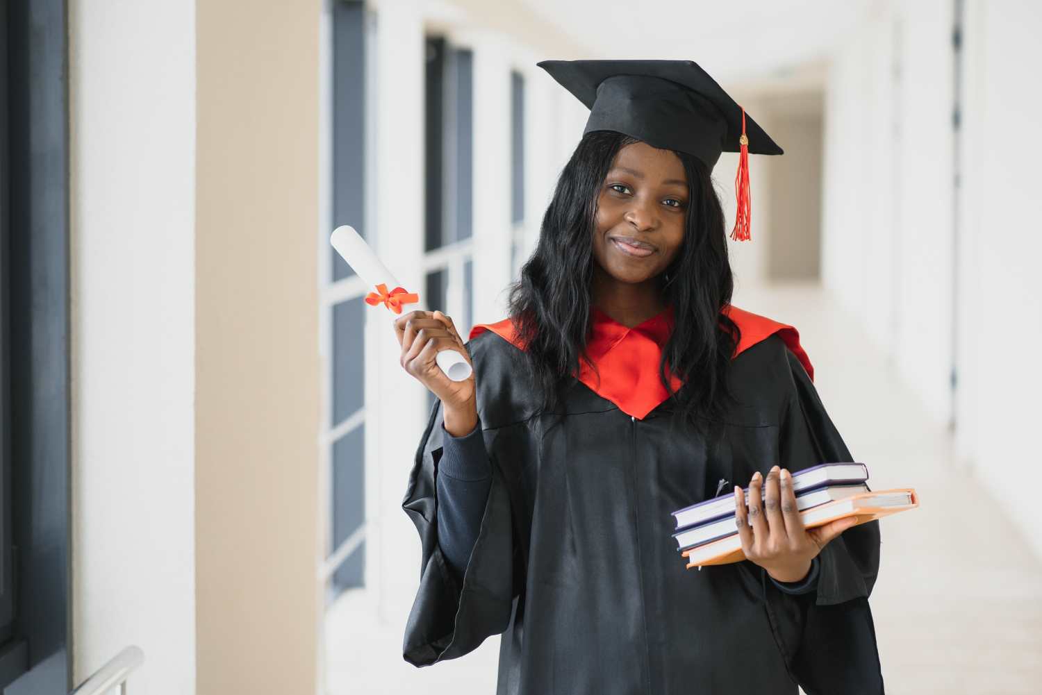 Femme diplômée de l'ESG finance