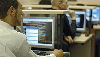 Travailler dans une entreprise avec le DCG