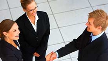 Être conseiller clientèle : compétences, missions et évolution